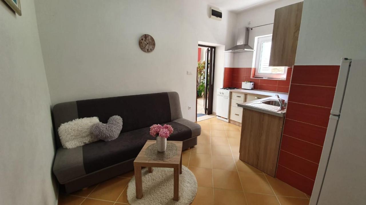 Apartment Franic Sućuraj Esterno foto
